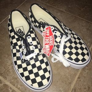 Brand new! Checkered B&W vans women’s 7